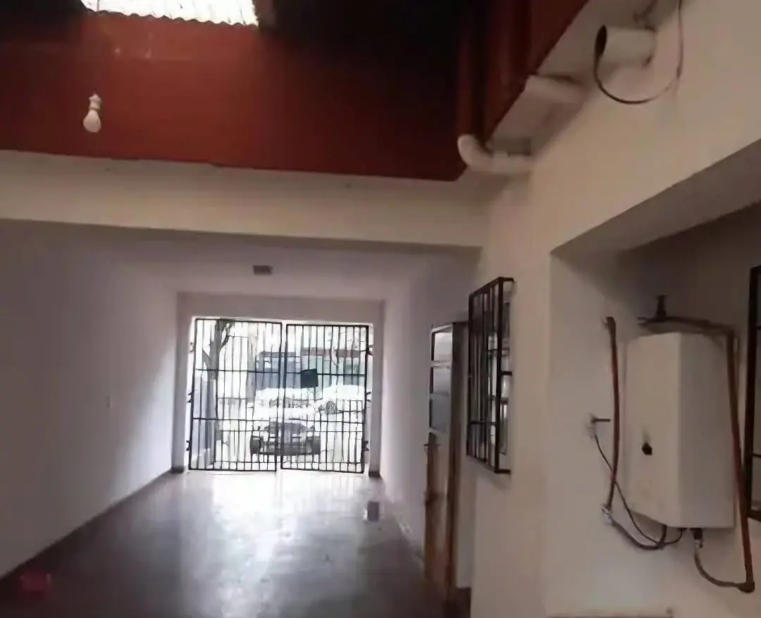Casa en venta sobre Av. Santa Catalina en Posadas, 3 dormitorios y amplio terreno - Foto 3