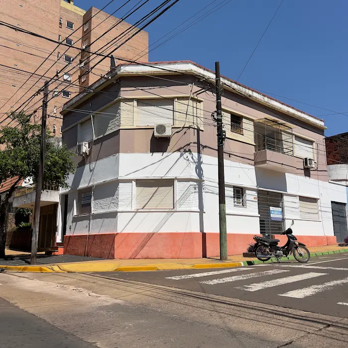 Casa céntrica en venta en Posadas, PH con terraza y garaje propio