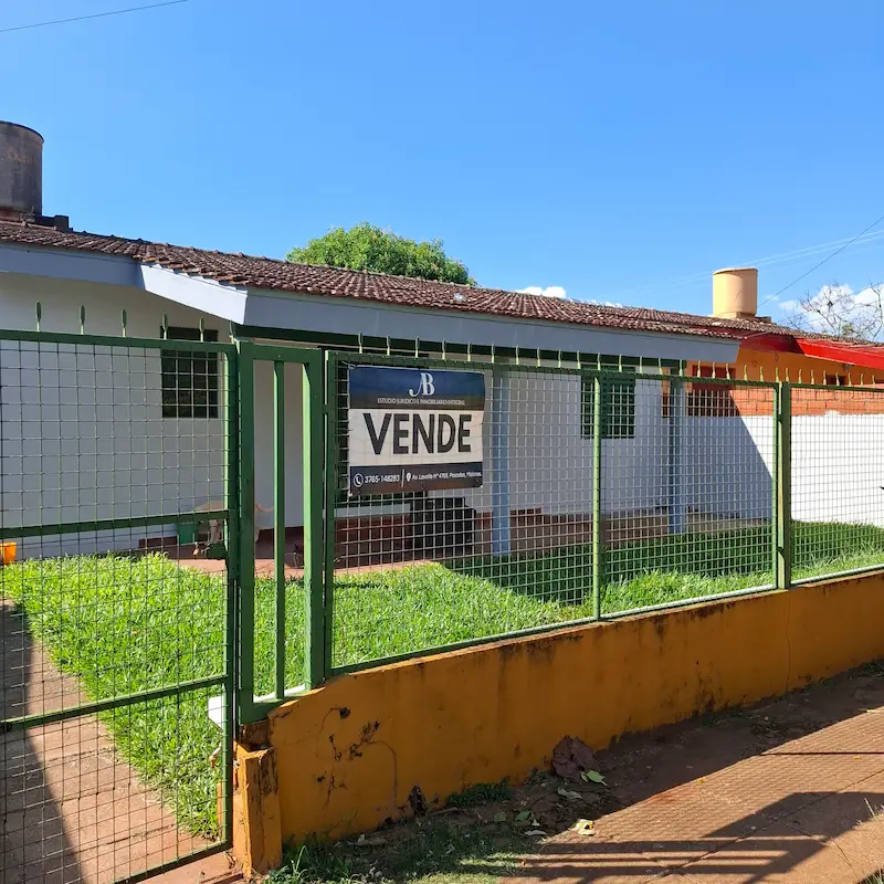 Casa en venta en Barrio A-32 Posadas con amplio terreno y patio