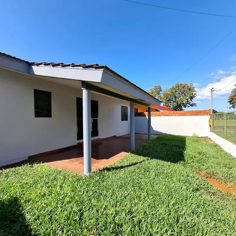 Casa en venta en Barrio A-32 Posadas con amplio terreno y patio - Foto 2