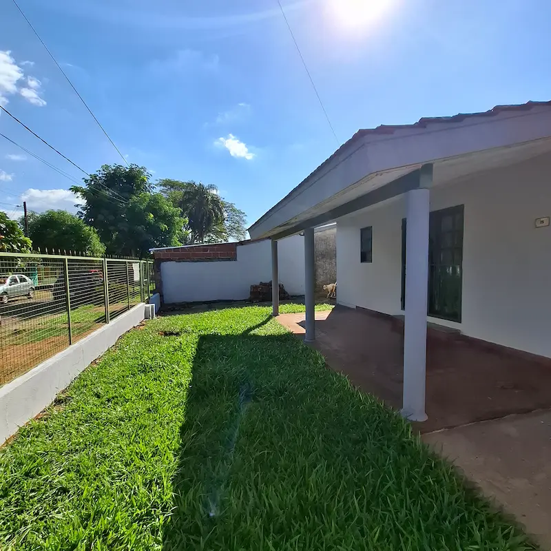 Casa en venta en Barrio A-32 Posadas con amplio terreno y patio - Foto 3